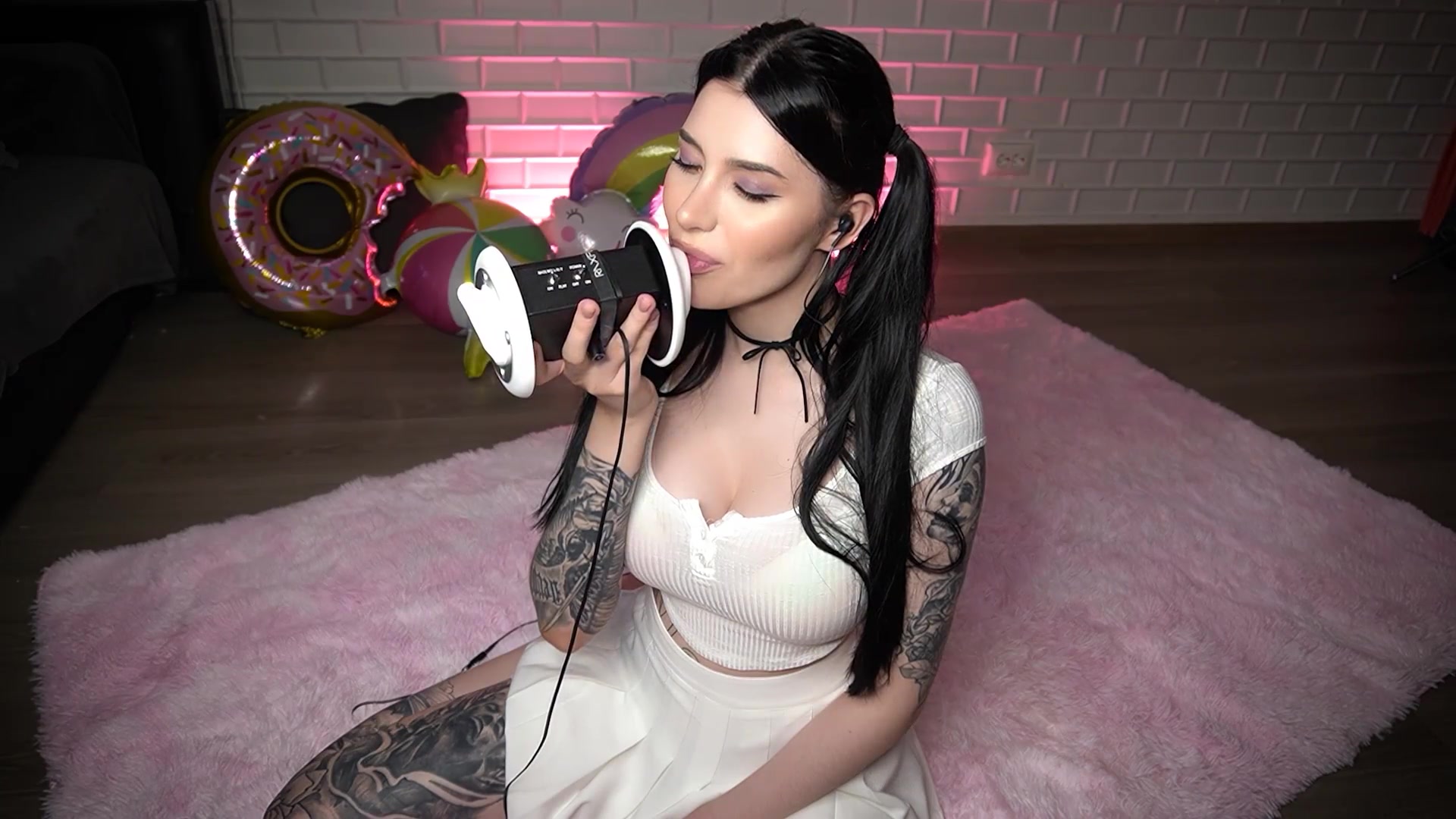 ASMR Stunner Honey Haze Kneels for You!