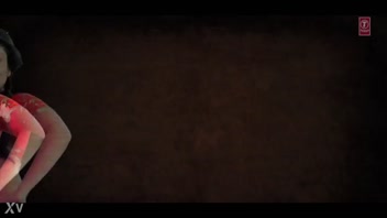 Kareena Kapoor's Sizzling Navel Thumka!