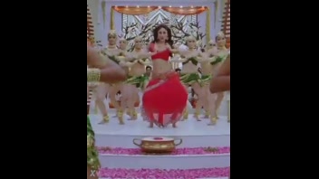 Kareena Kapoor's Hot Navel Tease Video
